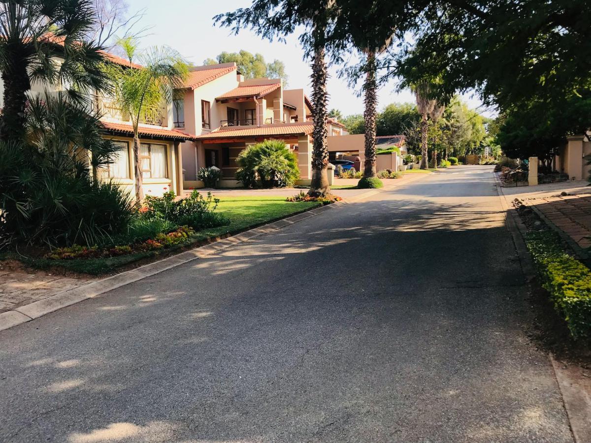 37 On Eagles Hartbeespoort Exterior foto