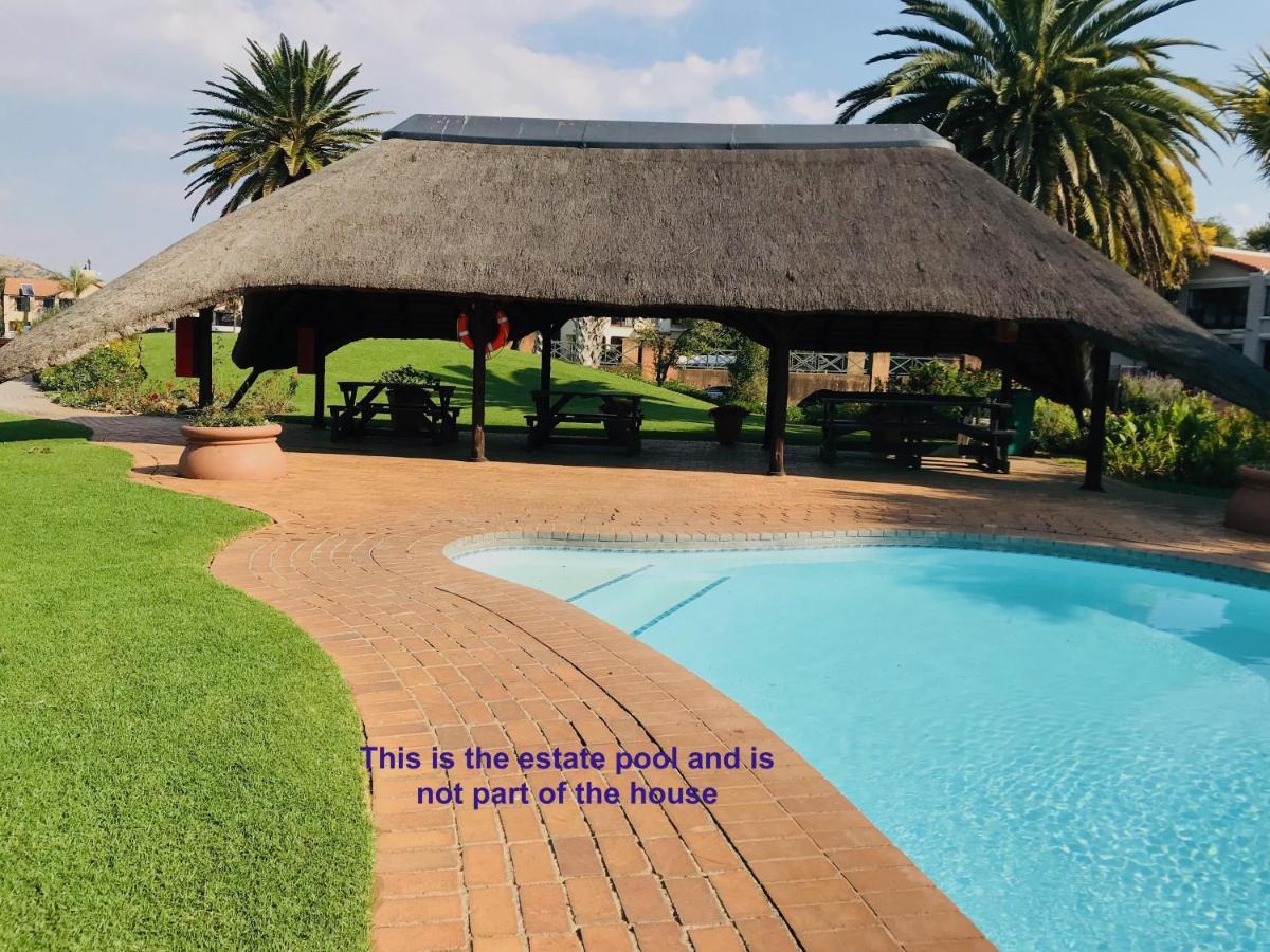 37 On Eagles Hartbeespoort Exterior foto