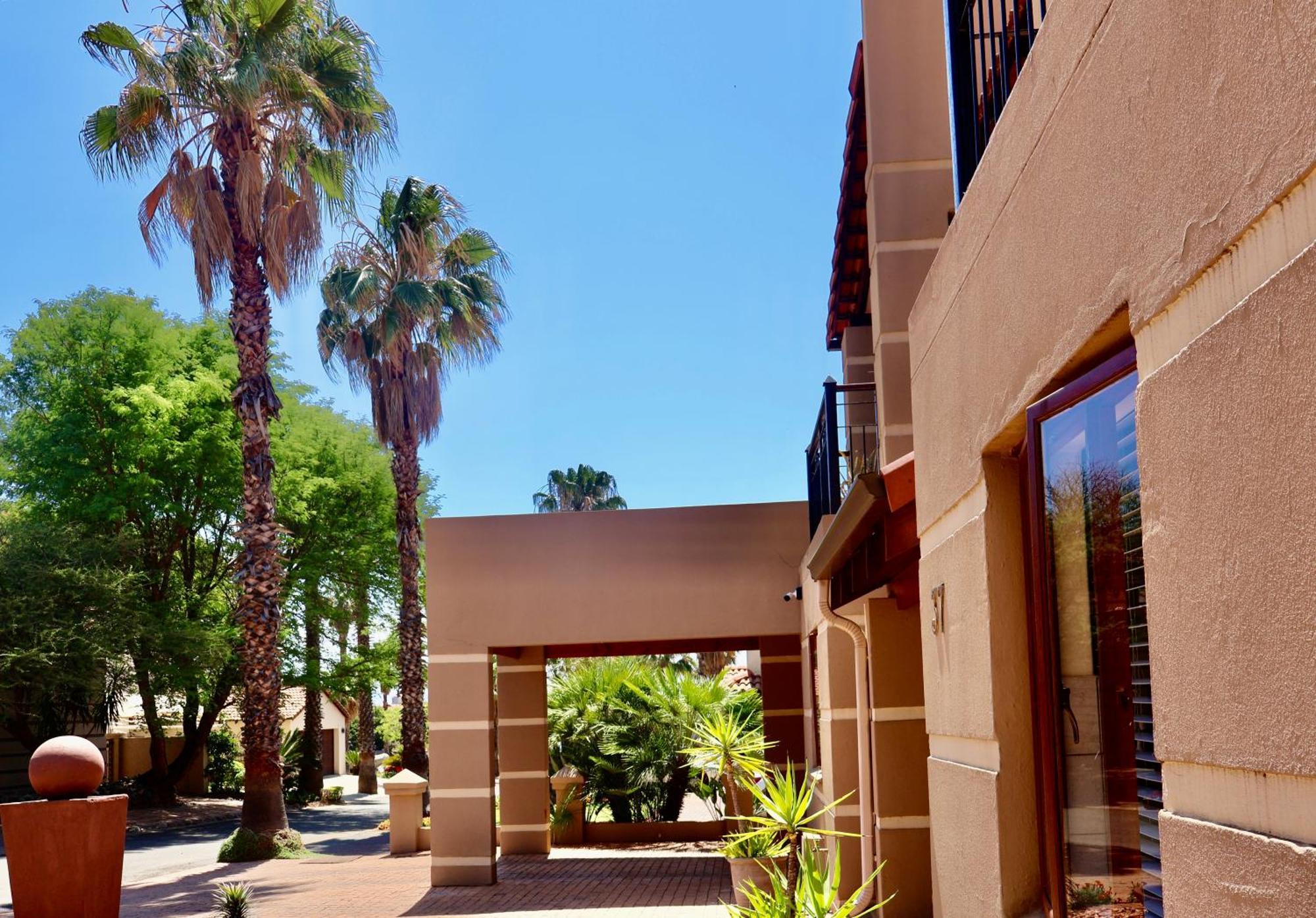 37 On Eagles Hartbeespoort Exterior foto