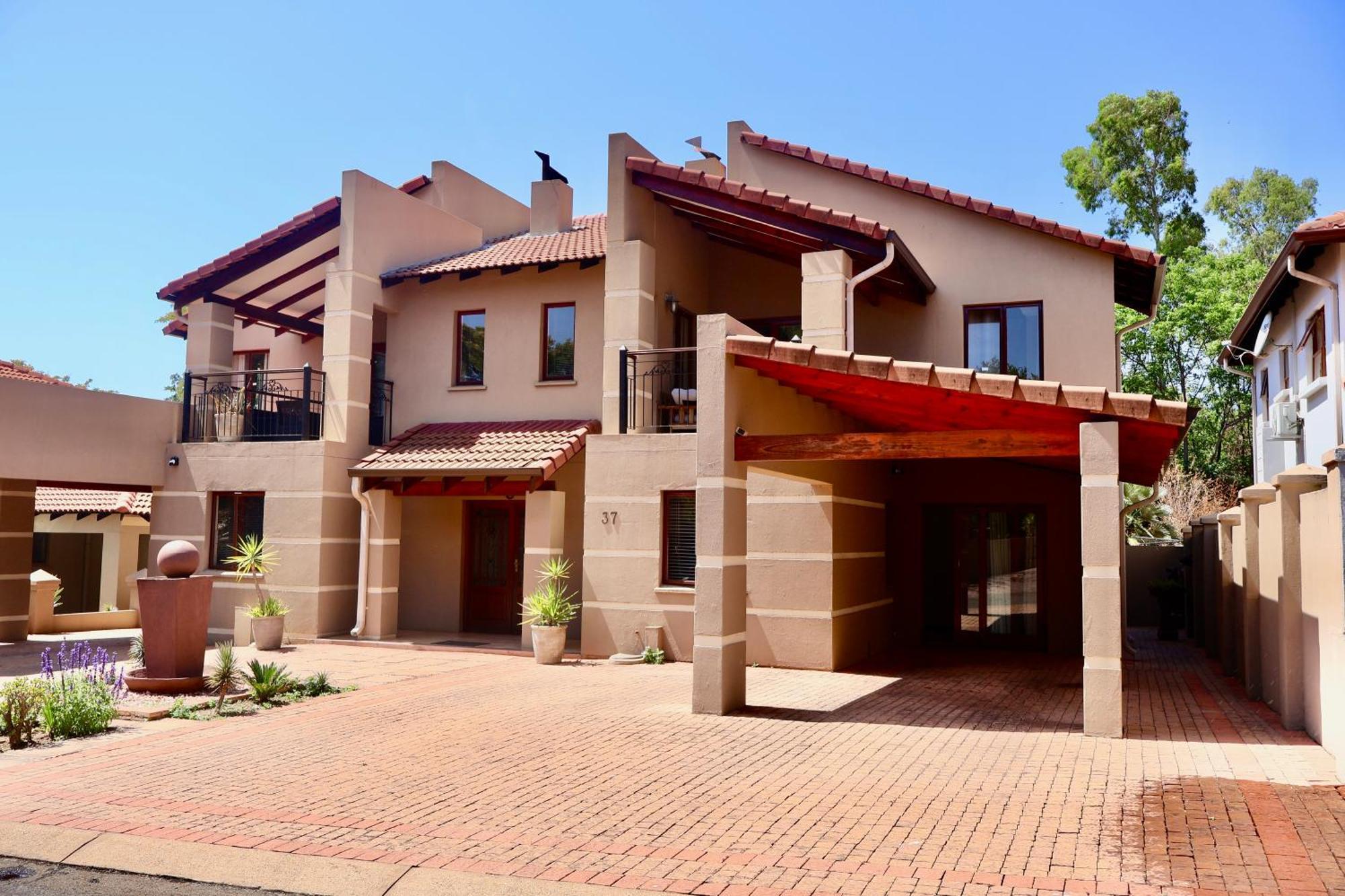 37 On Eagles Hartbeespoort Exterior foto
