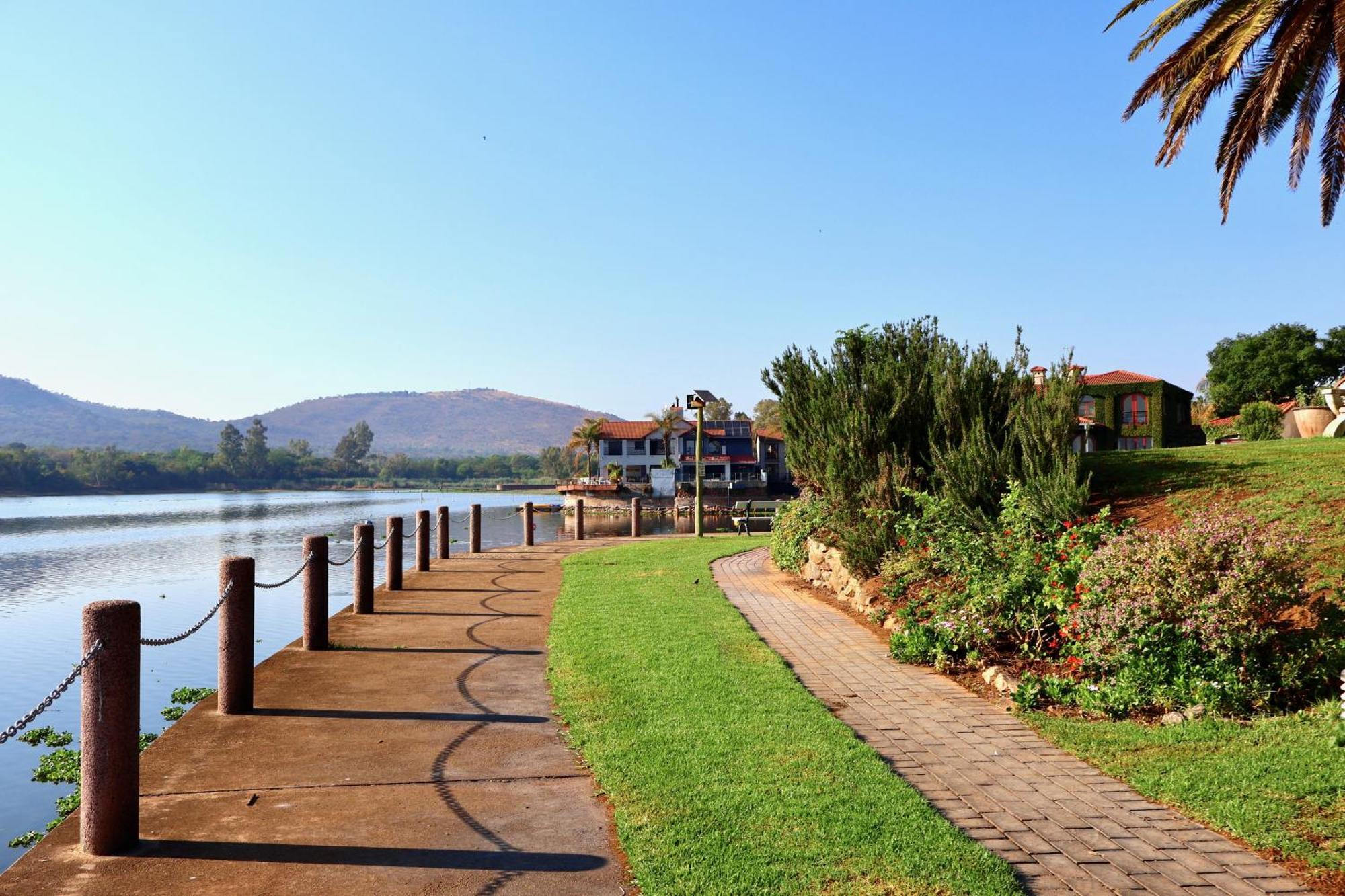 37 On Eagles Hartbeespoort Exterior foto