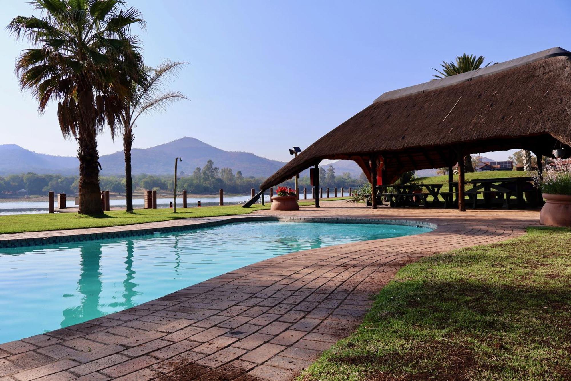 37 On Eagles Hartbeespoort Exterior foto